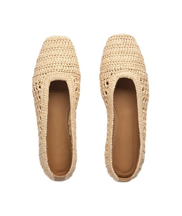 Fashionable woven flats