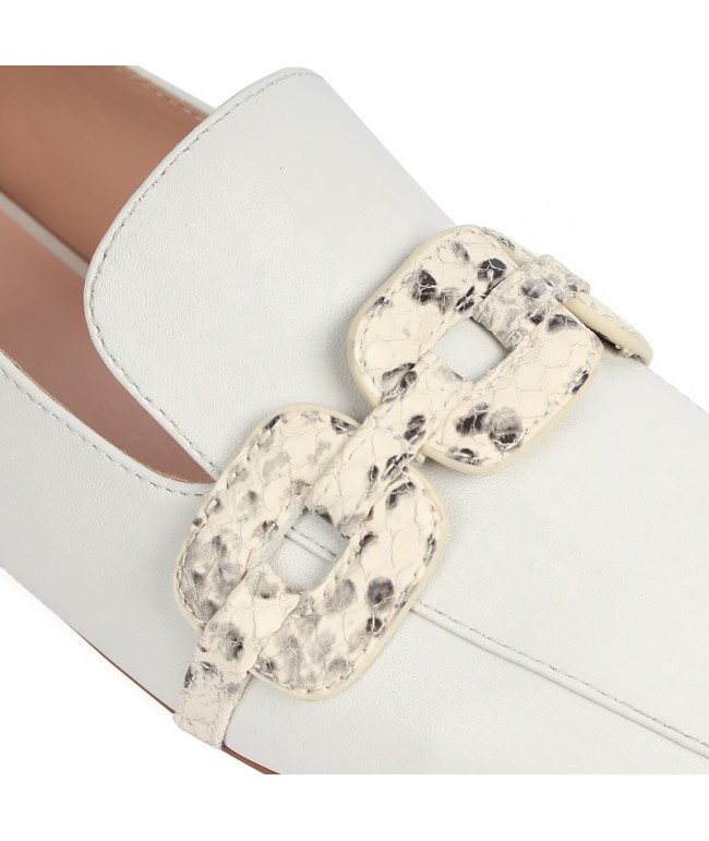 Square toe casual flats