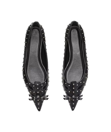 Black pointed-toe ballet flats