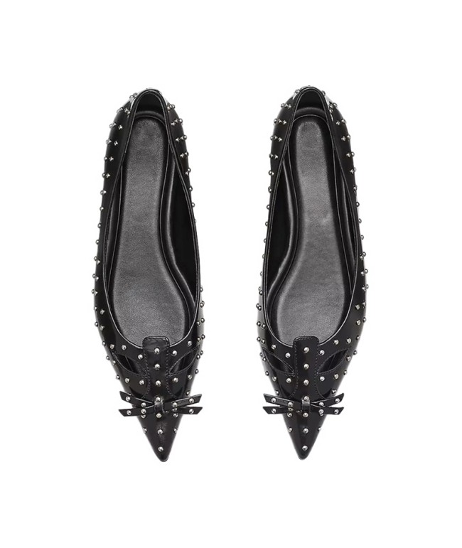 Black pointed-toe ballet flats