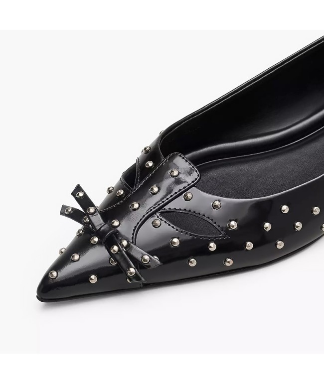 Black pointed-toe ballet flats