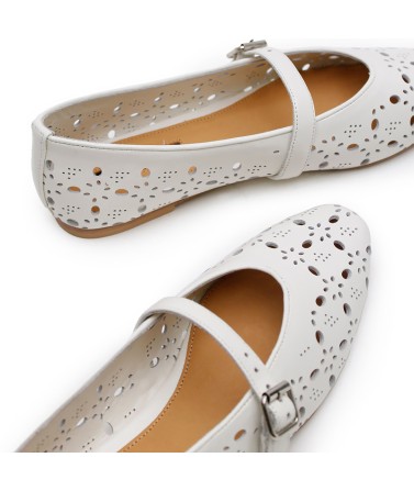 Hollow Floral Flat Shoes