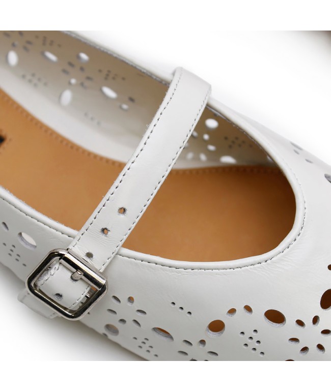 Hollow Floral Flat Shoes