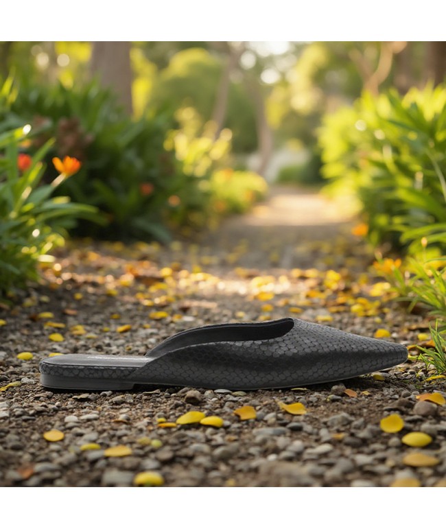 Lightweight Pointed Slippers